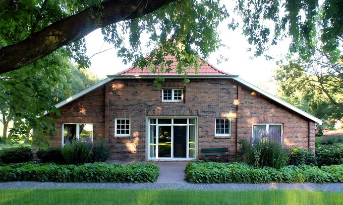 Mansie Otro | Exclusive equipment, 2 bathrooms, fantastic garden, near Bad Zwischenahn, WLAN