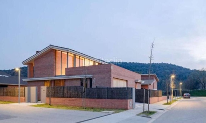 Olot Villa | Exclusiva villa con piscina privada totalmente equipada