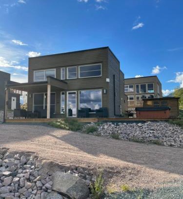 Kviteseid Casa | Exclusive Funkis Cabin, Lake View, Rooftop Terrace, Jacuzzi, Sauna, Close to Golf and Alpine
