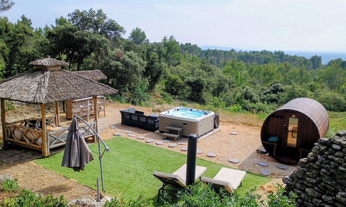 Saumane-de-Vaucluse Casa | Exclusive gîte Jacuzzi 160° view