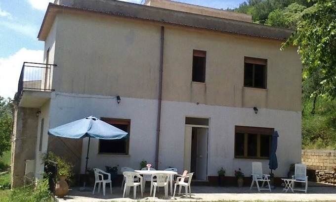 Calatafimi Casa | In Exclusivo.Casa grande, gran campo y piscina (bañera)