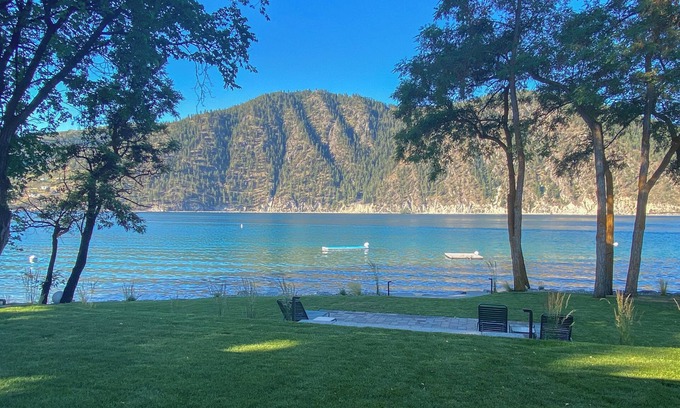 Wapato Point Casa | Exclusive Lakefront Getaway on Lake Chelan's Wapato Point