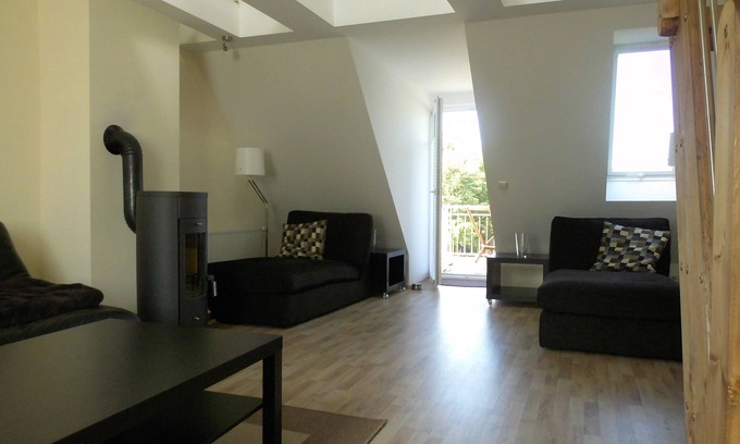 Wesenberg Apartamento | Exclusivo y moderno - justo en el lago - amplio apartamento con balcón
