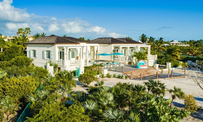 Ocean Point Casa | De lujo frente al mar, piscina infinita, voleibol, villa frente a la playa de Orchard.