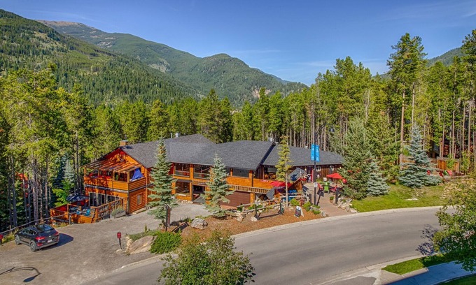 East Kootenay Cabina | Exclusive rental of the whole Lodge with breakfast