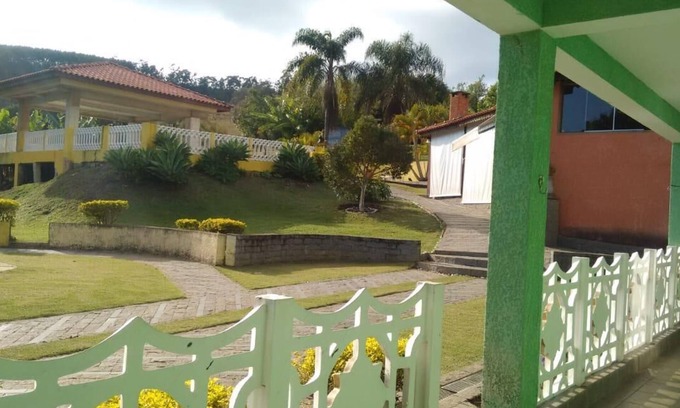 Pinhalzinho Casa | Sitio exclusivo con lago, piscina, salón de fiestas y barbacoa.