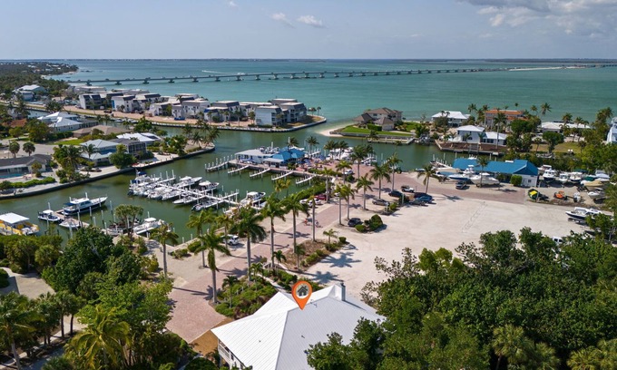 Shell Harbor Casa | Exclusive Sanibel Marina Residence with Pool