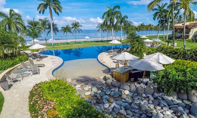 Playa Flamingo Condominio | Exclusive - secluded spot on Flamingo Beach - sleep to the sound of the surf