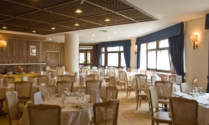 Cortina d'Ampezzo Apartamento | Exclusive Suite in Cortina d'Ampezzo - Hotel Alaska in the center of town