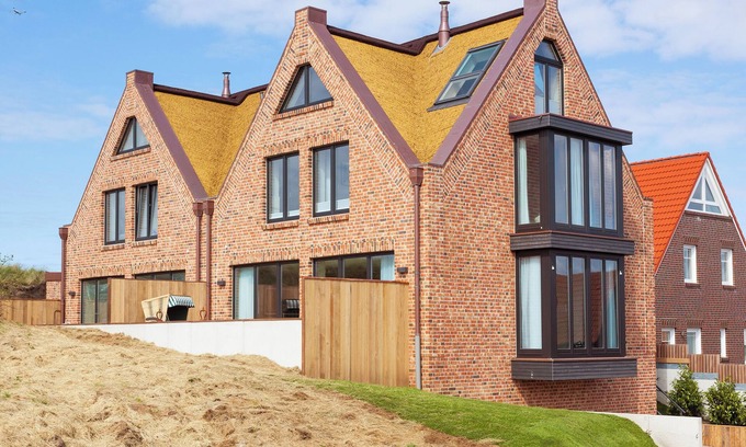 Juist Casa | Exclusive thatched house on the beach access - luxury & comfort for up to 8 people