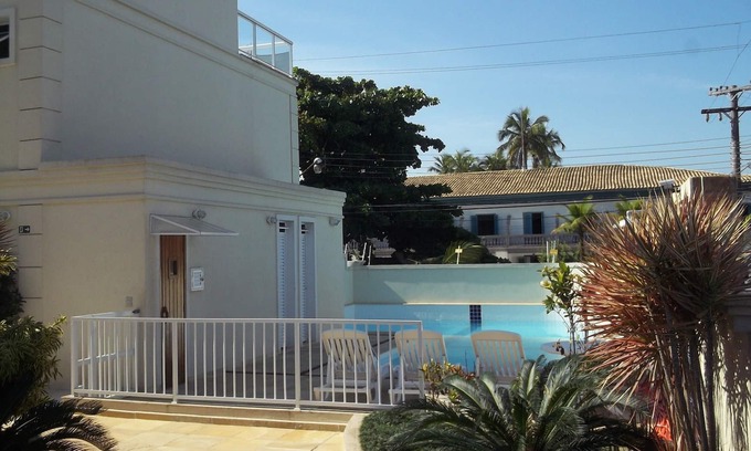Vila Julia Casa | Casa triplex exclusivo en una comunidad cerrada con vistas al mar