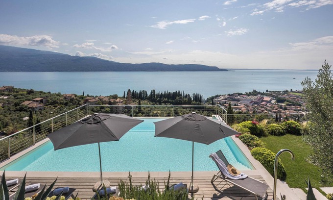 Pulciano Villa | Exclusiva Villa Agave con vistas al lago y a la montaña, piscina, jacuzzi y sauna