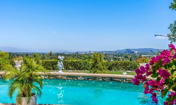 West Hills Casa | Exclusive WestHills House with Incredible View of the Valley