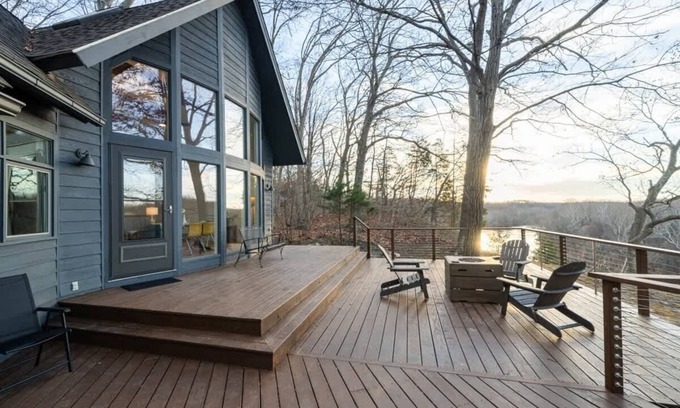 Shepherdstown Casa | Exclusive Wooded Chalet w Magnificent River Views
