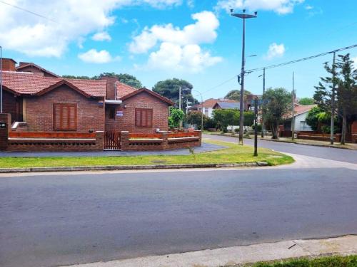 Mar de Ajó Casa | Exclusivo chalet a 250 metros del mar
