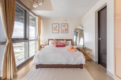Bagumbayan Casa | Executive 1 Bedroom with Pool Sauna Gym and More