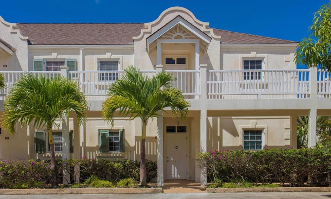 Vuemont Condominio | Executive 2 bedroom 2 bathroom condo in gated community