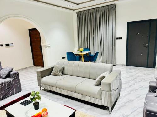 Nungua Apartamento | Executive 2bedroom House