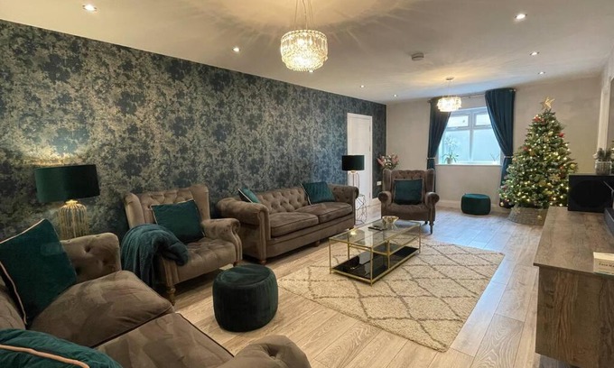 Woking Apartamento | Executive 4 Bedroom Cottage in the heart of Surrey