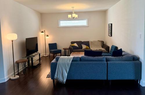 Leitrim Casa | Executive 4BDRM Home with Loft and Bsmnt