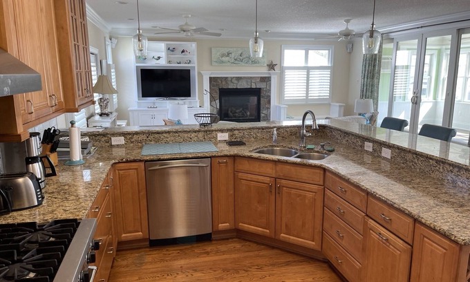 Northeast Virginia Beach Casa | Executive Beach Home for Monthly Rental Available June 2025. 30 Day Rental