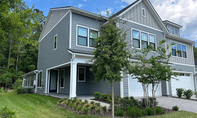 Deercreek Casa | Short/Long Term Entire home close to Jaguars, Golf, beaches and St. Augustine.