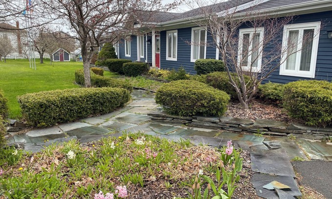North River Casa | Executive Estate / Hobby Ranch in North River AVAILABLE FOR CANADA GAMES
