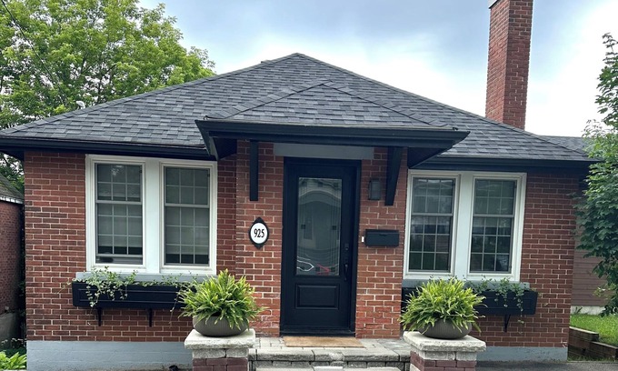 North Bay Casa | Executive Historic Charmer