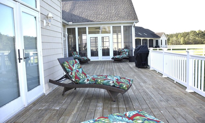Lewes Casa | Executive home in country setting, convenient to beaches and shopping!