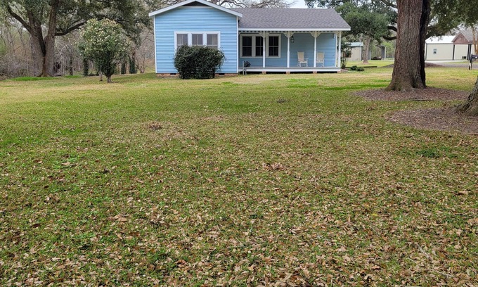 Milton Casa | Executive home with a country feel on a quiet dead end road