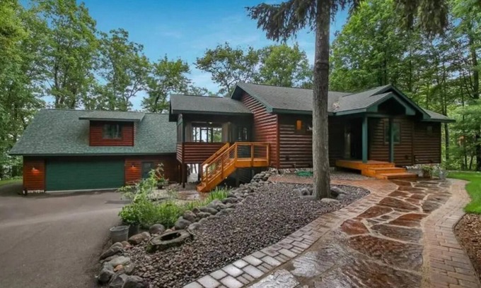 Stone Lake Cabina | Victory Heights Haven – Sandy Shoreline on LCO
