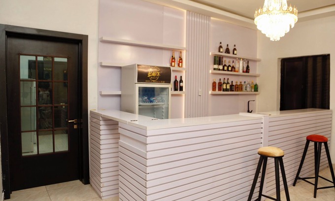 Ofin Casa | Executive Luxury Room - Sleeps 2 - Pool - Gym