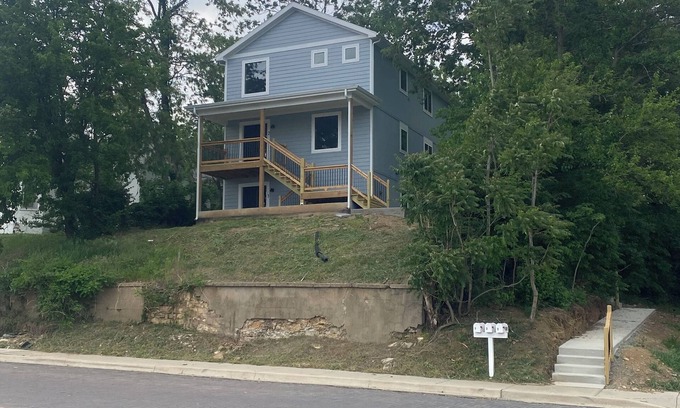 Atchison Apartamento | Executive Penthouse Apartment the perfect place to call home!