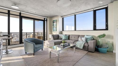 Connaught Casa | Executive Sky LUX - 2 BD 2BA Views Pool Patio & Gym