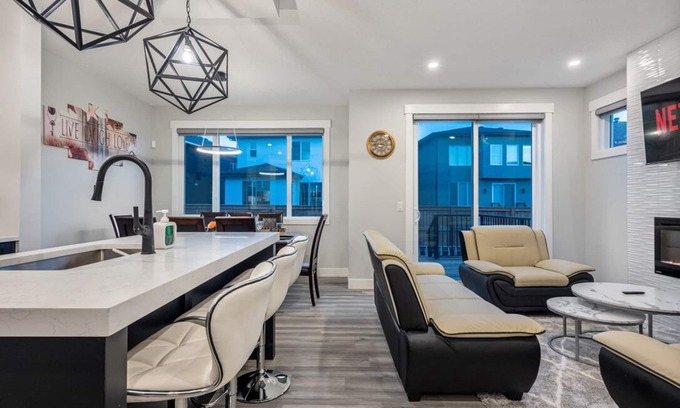 Chestermere Casa | Executive Space for Everyone (King beds). Come Stay Refreshed, Renewed & Reset.