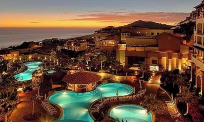 Paraíso Escondido Apartamento | Executive Suite in amazing Cabo San Lucas with Ocean Views.