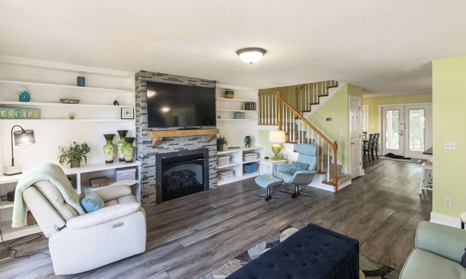 Grand Rivers Condominio | Executive Three Bedroom Yacht Condo