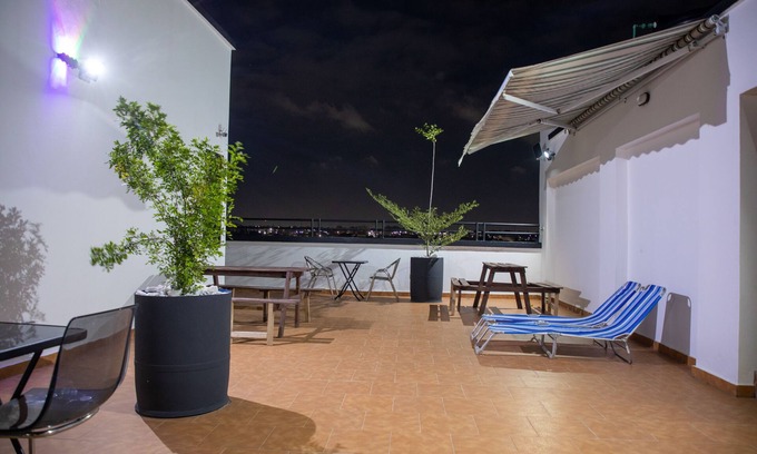 Accra Apartamento | Executive Two Bedroom Furnished Apartment, 25 mins drive from the Airport