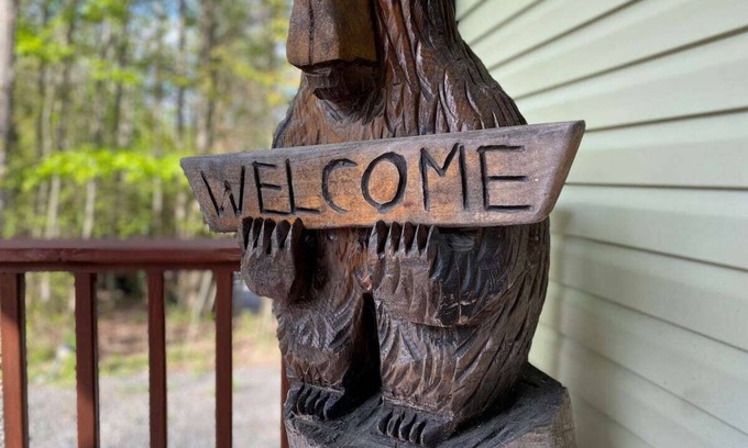 Lake Ariel Casa | Exhale by the Fire at Crestview Cottage, 3-person Canoe Included