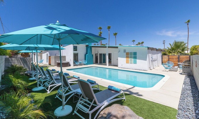 Racquet Club Estates Casa | Exotic Tropics - Mid-Century Oasis w/Pool & Casita