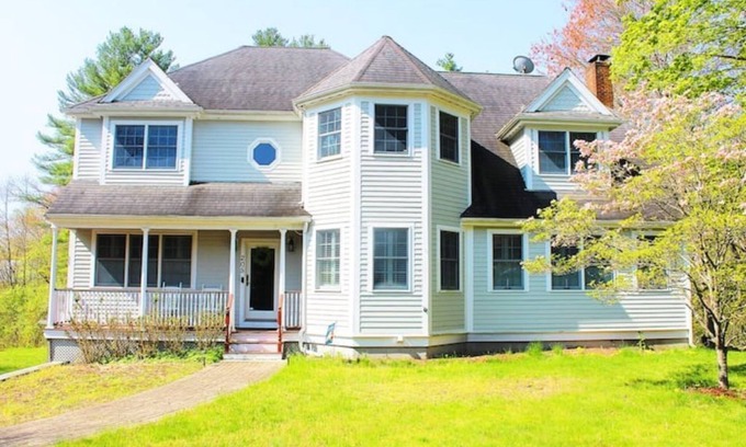 North Pembroke Casa | Expansive 4 bedroom Boston Area