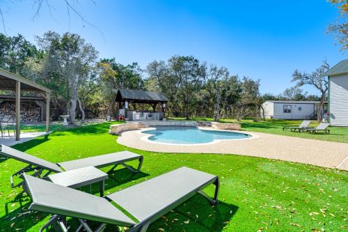 Oatmeal Casa | Expansive Bertram Retreat with Pool, on 28 Acres!