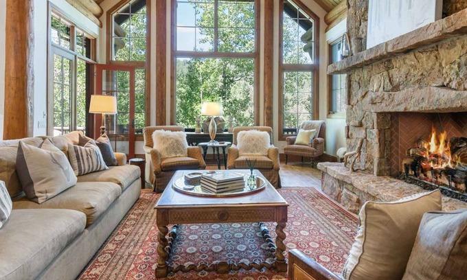 Edwards Casa | Expansive Ski-in/out Retreat at Arrowhead | Bearberry Lodge