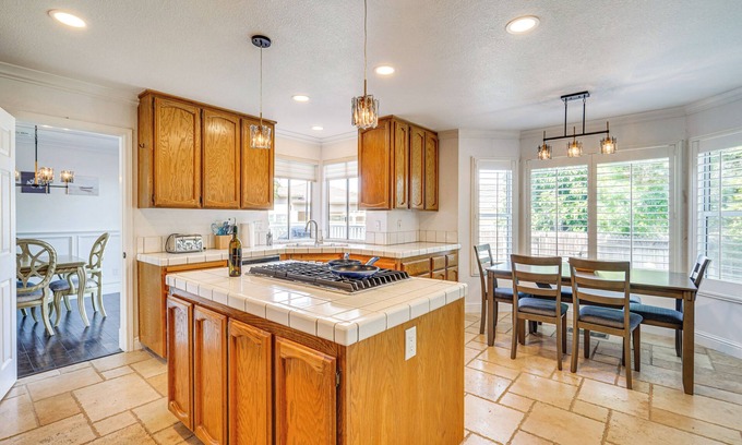 Tracy Casa | Expansive Tracy Home w/ Private Pool & Fire Pit!