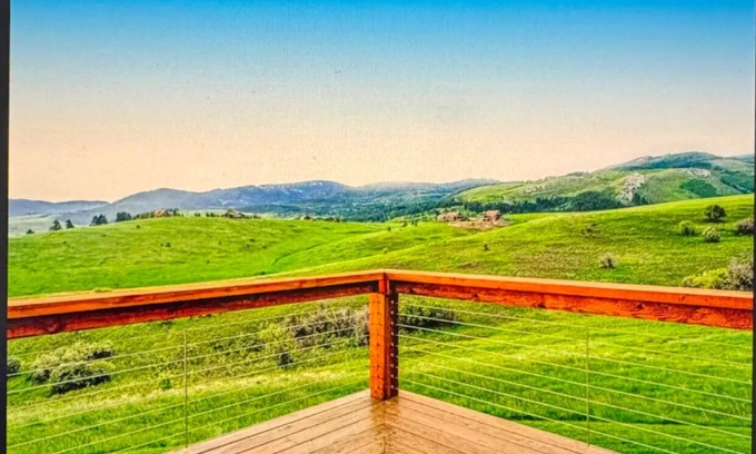 Bozeman Casa | Expansive views, wildlife, and privacy.