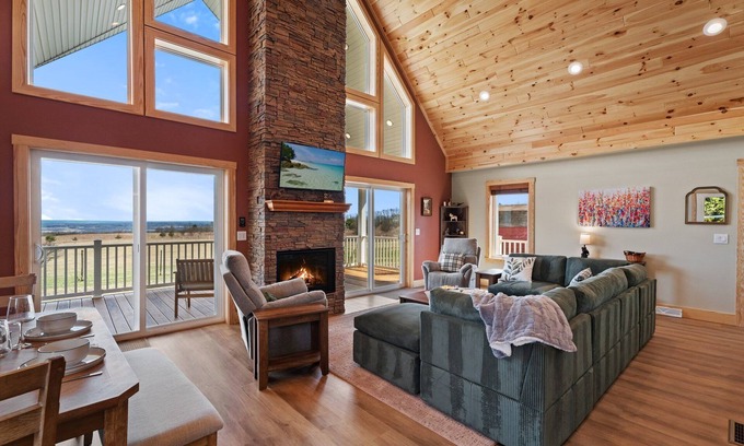 Trumansburg Casa | Expansive Vistas Await!
