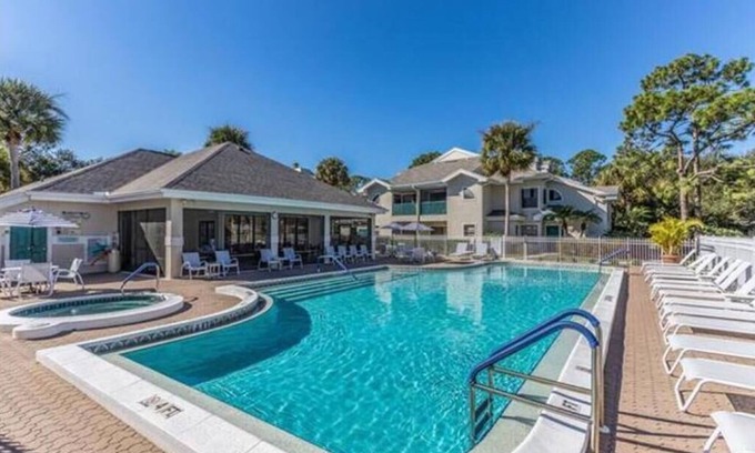 Pelican Bay Condominio | Expectational Cozy Condo Near Beach & Restaurants