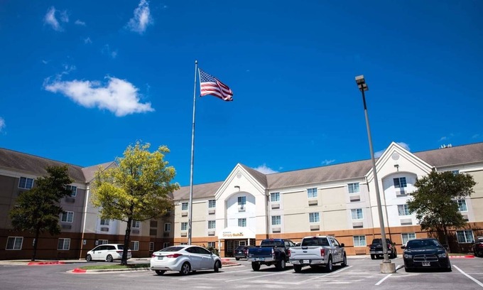 Hancock Apartamento | Experience Austin's Famous 6th Street! Full Kitchen, Pet-friendly Property!