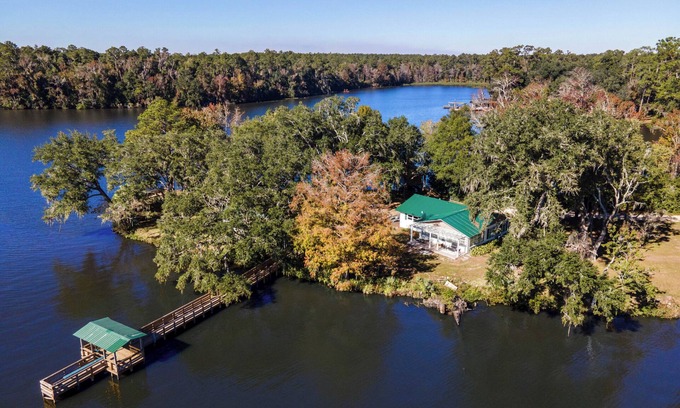 Quincy Casa | Experience Beautiful Lake Point!