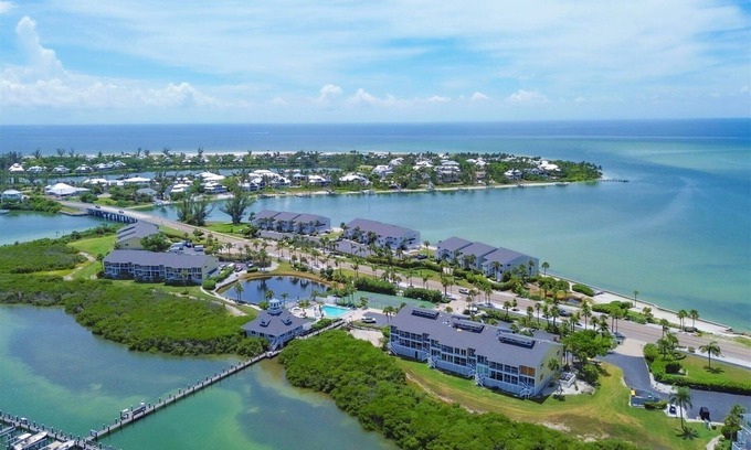 Boca Grande Condominio | Experience Boca Grande North #38, a stunning 2-bedroom condo the sleeps 5